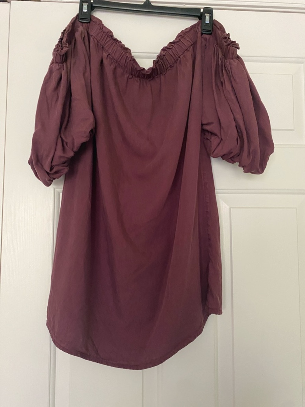 American Eagle Outfitters Off-Shoulder Puff Sleeve Tunic in Plum